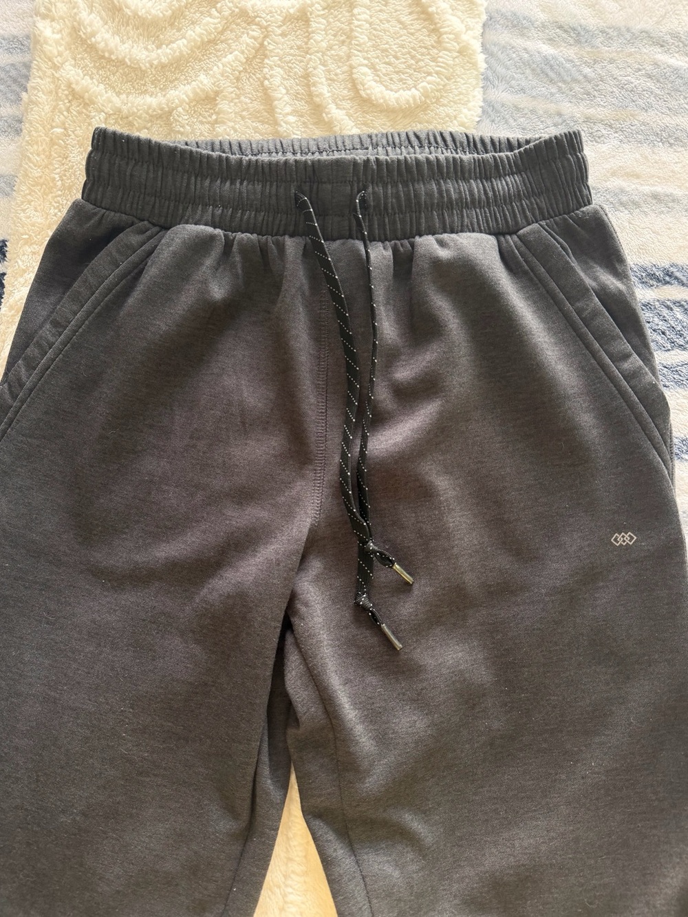 NWOT Women’s Leg3nd charcoal grey sweatpants - Picture 2 of 2